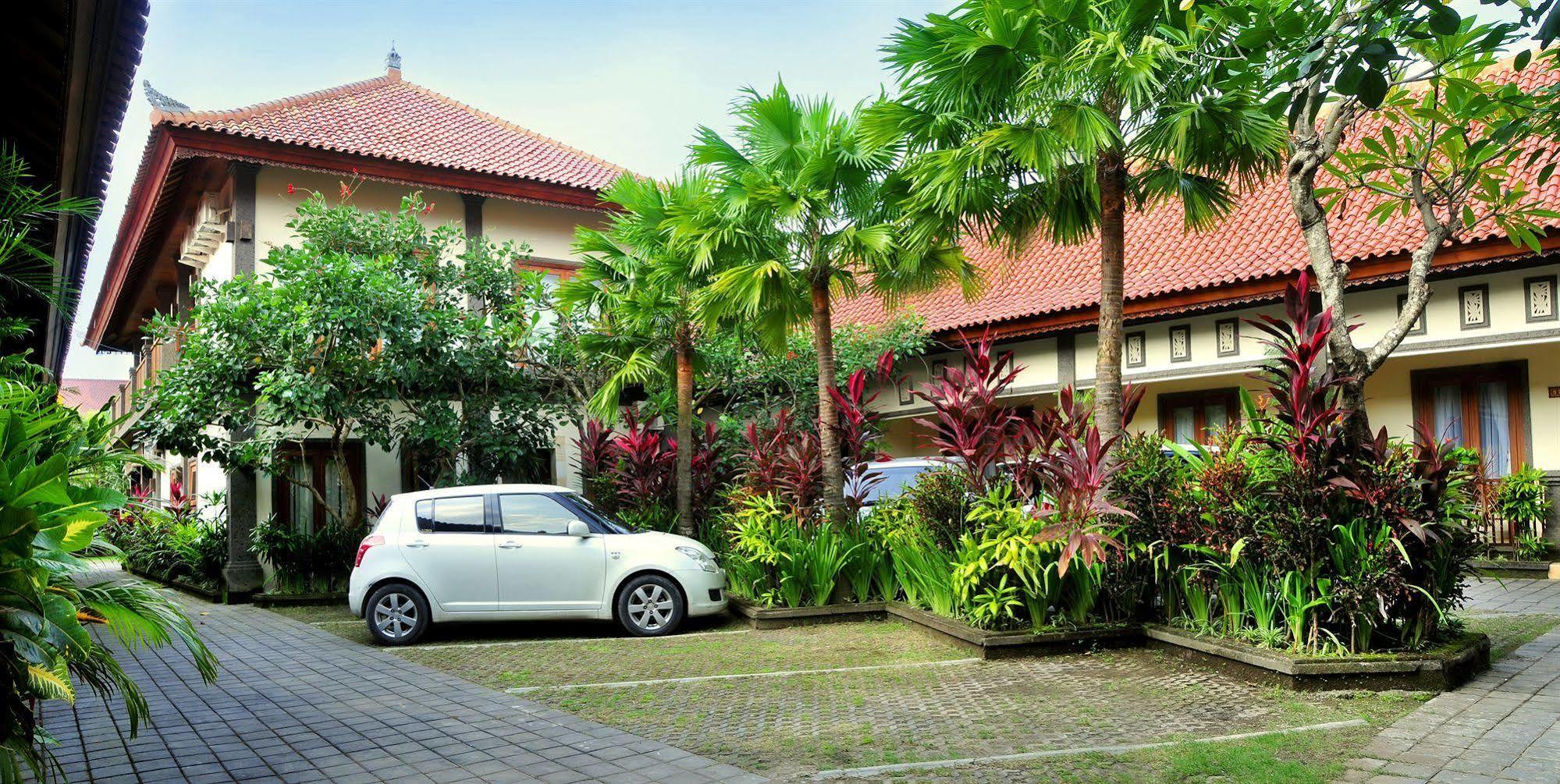 Puri Yuma Hotel Denpasar Exterior foto
